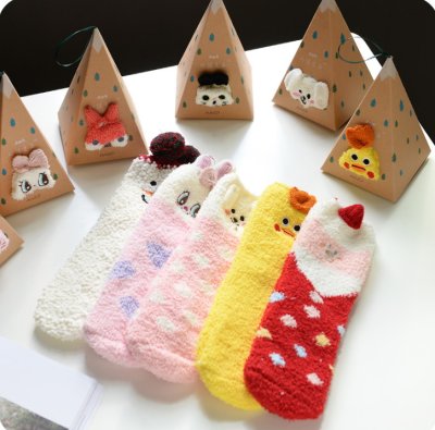 【珊瑚絨】立體刺繡卡通襪 - 保暖防滑地板襪